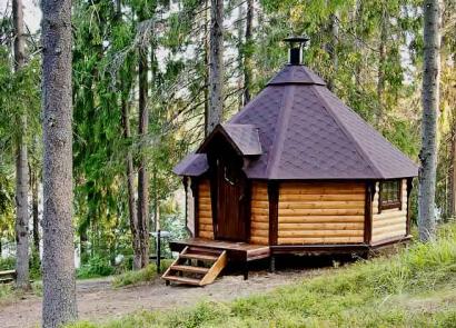 Att grilla ett litet hus i en sommarstuga för dig närmare naturen
