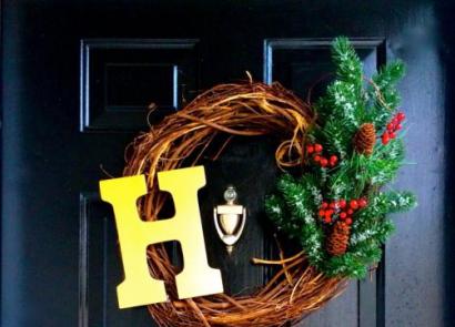 How to make a Christmas wreath with your own hands?
